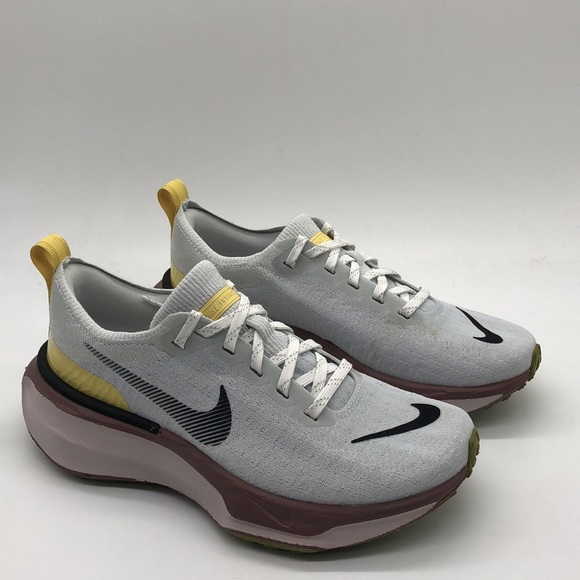 Womens Nike ZoomXInvincible Run FK 3 FN7997-005 Wide Tried on Without Box sz 6.5 - Picture 2 of 10